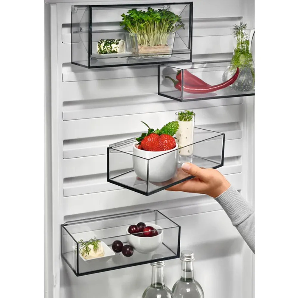 Aeg Kombiskap svart rustfritt stål 186 cm RCB732D5MB